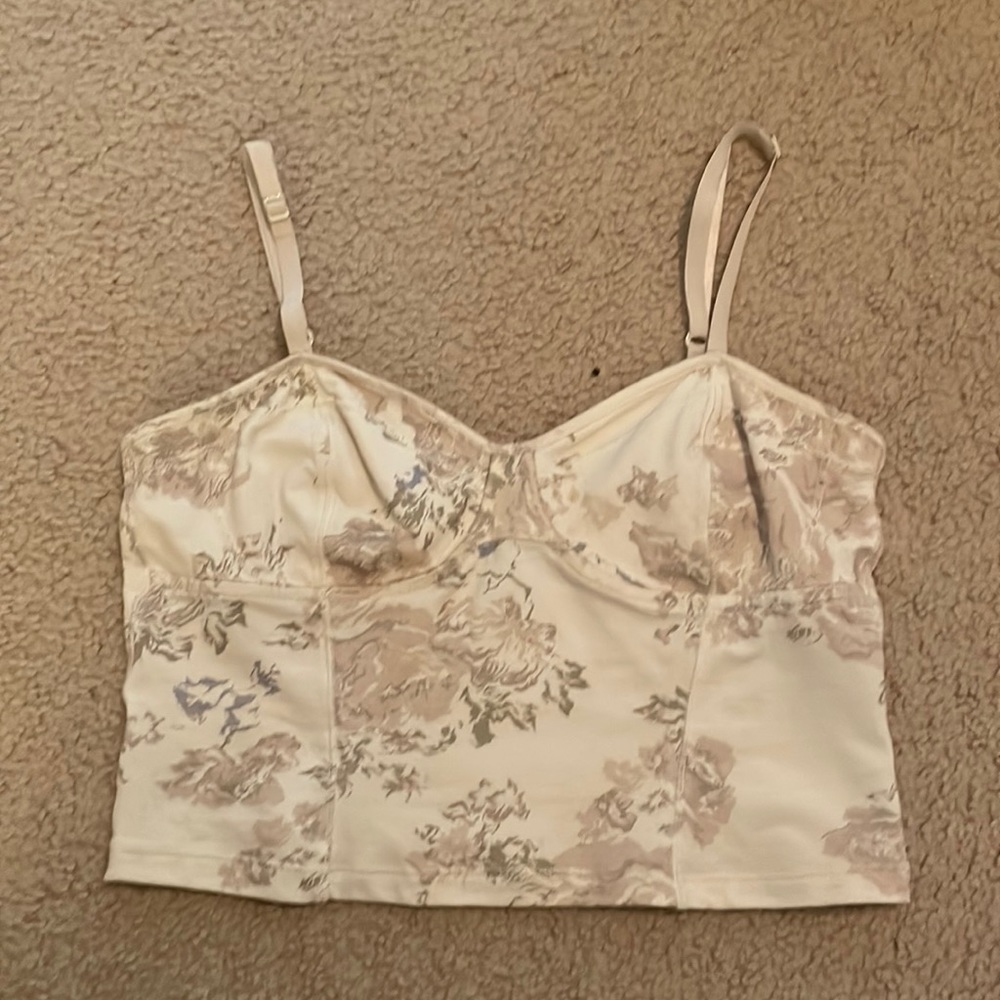 Aritiza floral tank